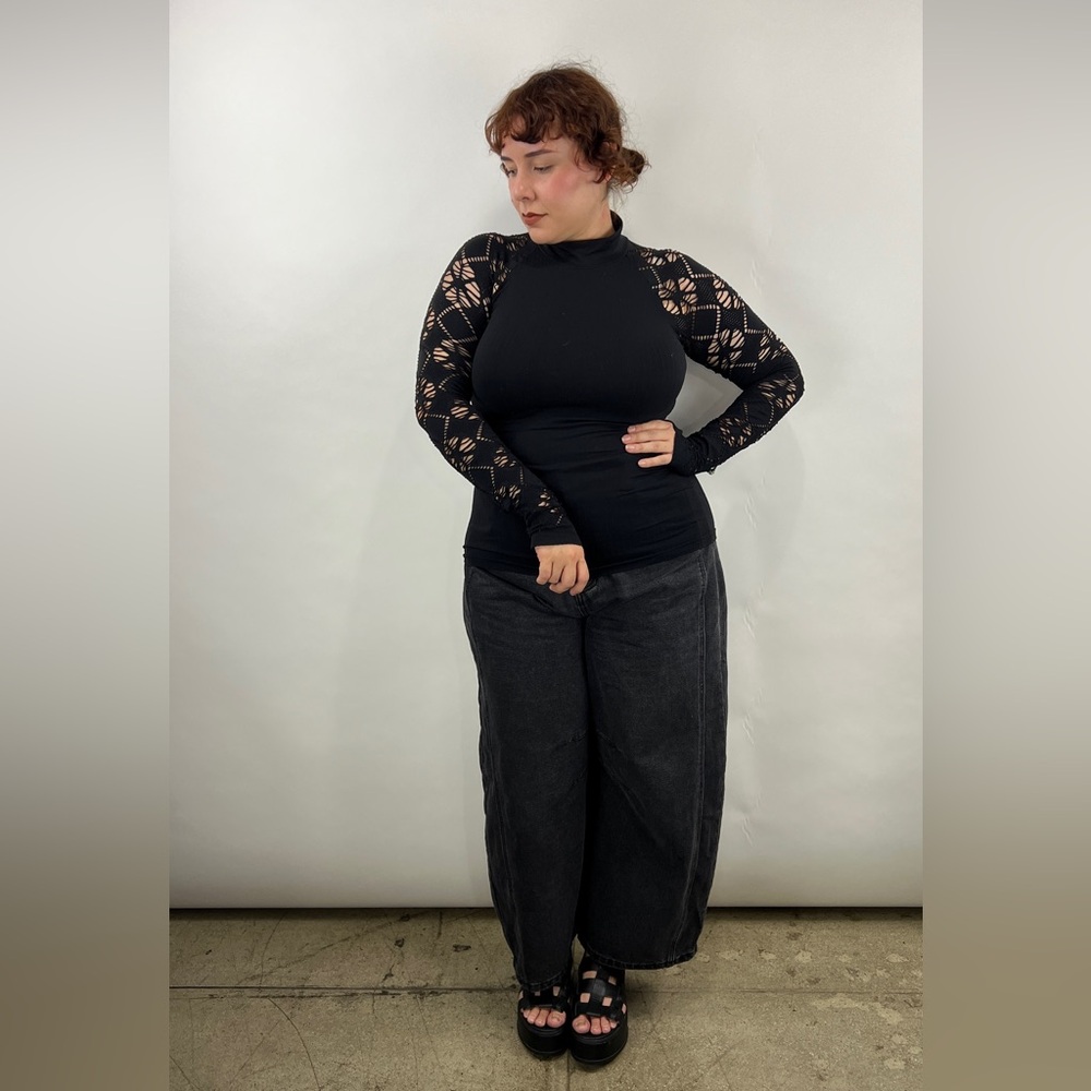 V. LOOK BOOK - Picture 10 of 15
